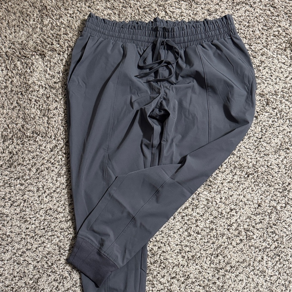 Maternity pants size S.